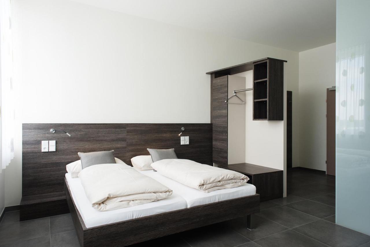 Eee Hotel Traun Εξωτερικό φωτογραφία